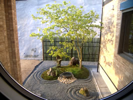 I邸 坪庭