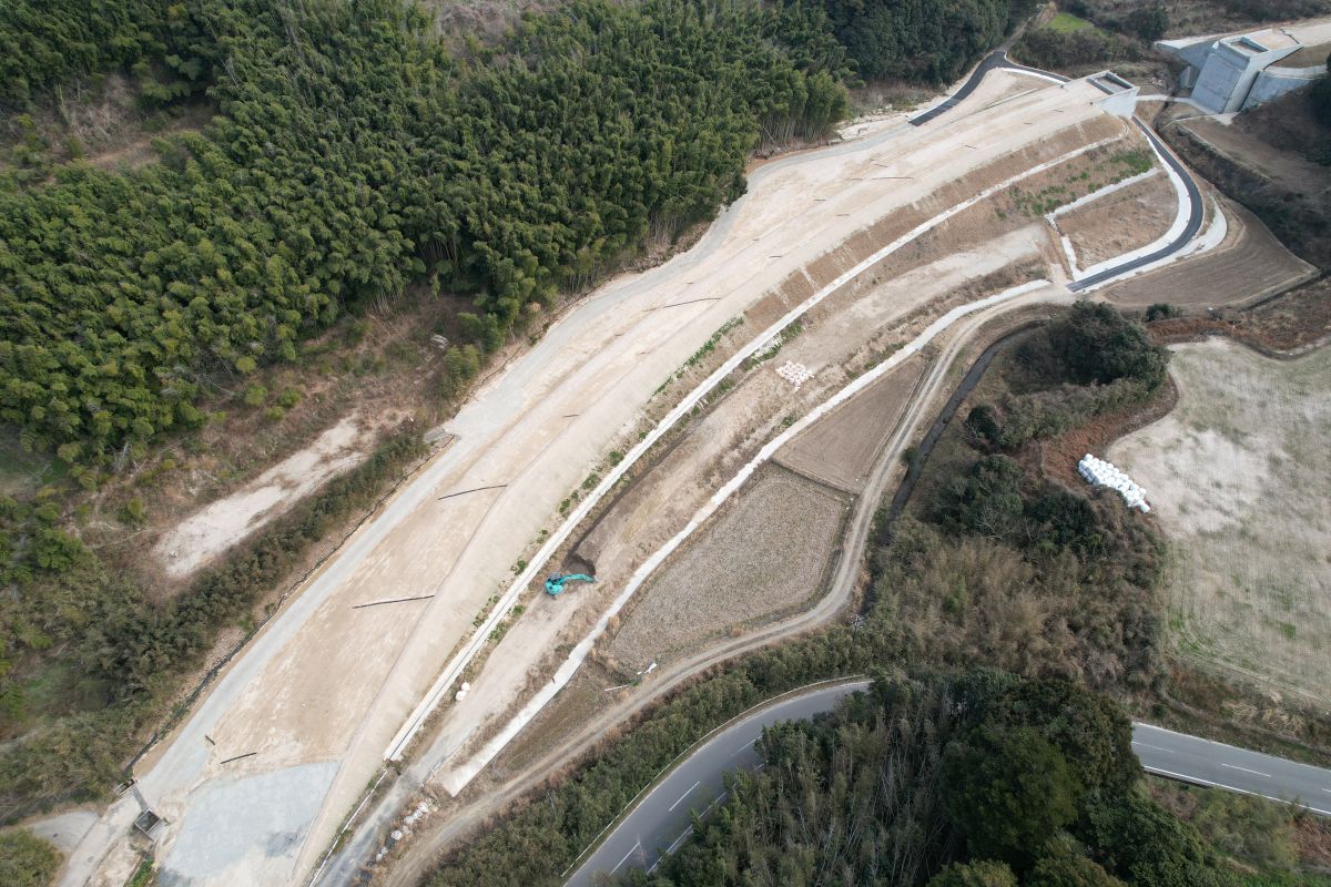 肥前呼子線の盛土工事を行いました。