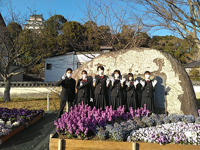 R4年度　花育事業で２回目の除草作業を行いました。
